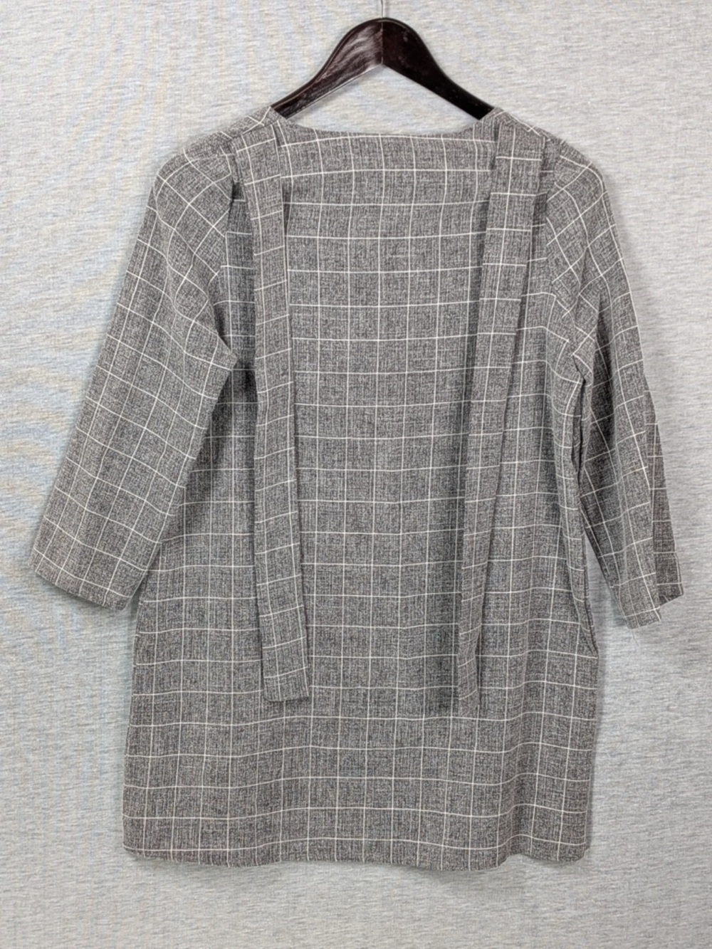 Windowpane Tie-Neck Tunic Top - Picture 6 of 9